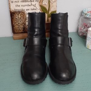 ADRIANNE VITTADINI SZ 7.5